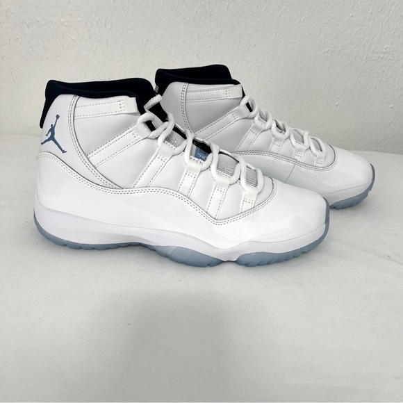 Jordan 11 Retro Lifestyle Sneaker White/Legend Blue Mens 8 Women 9.5 CT8012 104 main image 6